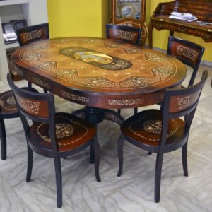 Tavolo intarsiato ovale 160x110 in piuma di mogano e mogano rigato con sei sedie abbinate